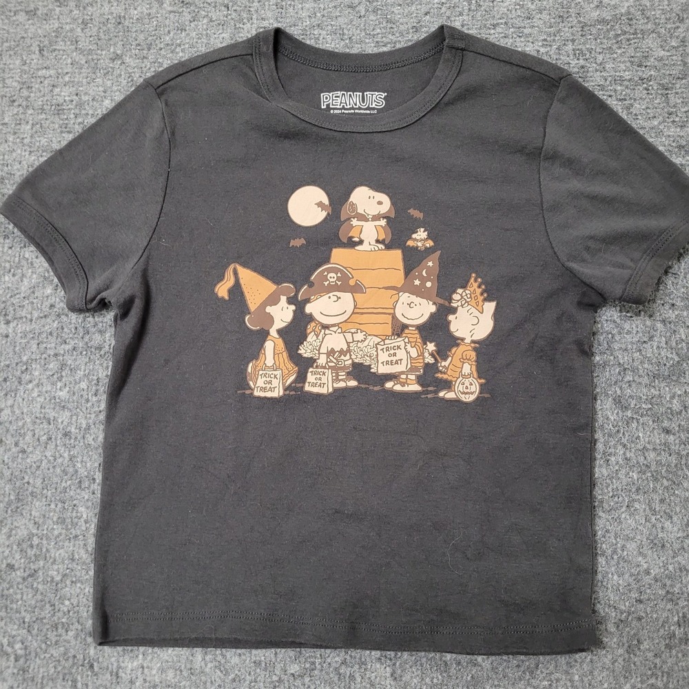 Peanuts T-Shirt Womens Size M Black Halloween Snoopy Graphic Short Sleeve Tee